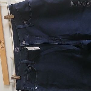 🍁🍂Fall Alert!🍂🍁 J Crew mid-rise skinny jeans in navy